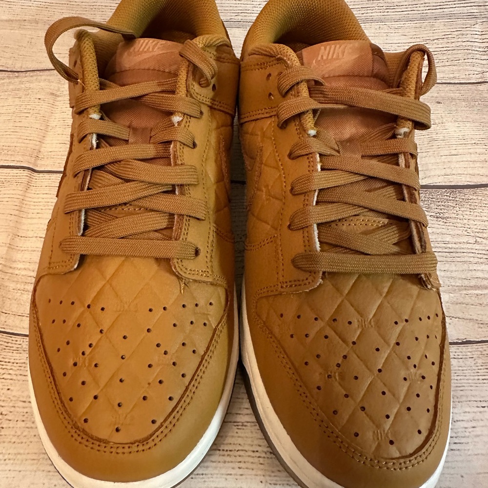 Nike Brown Suede Sneakers Classic Low-Top Design